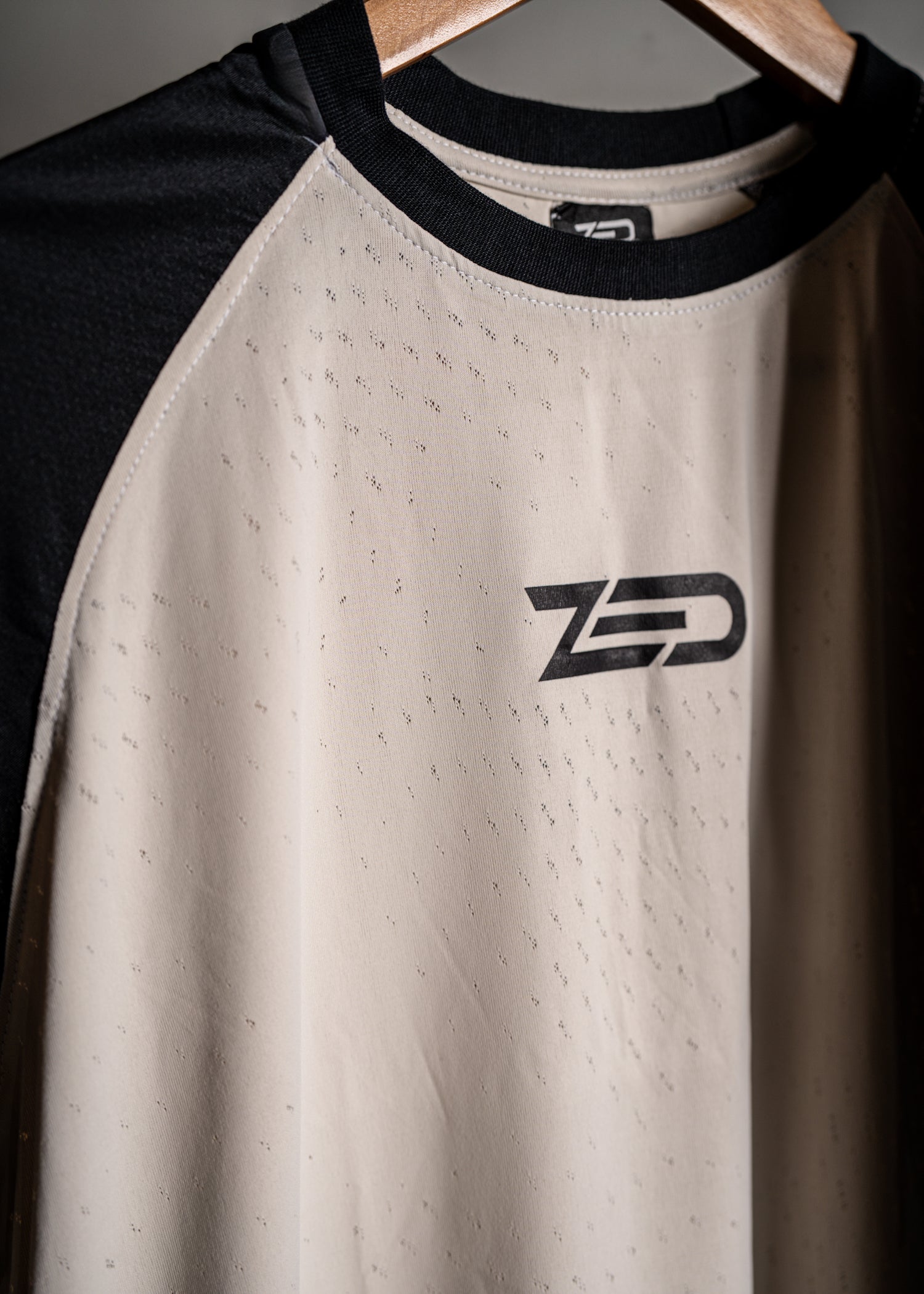ZED AIRFLEX TEE-Stealth Cream