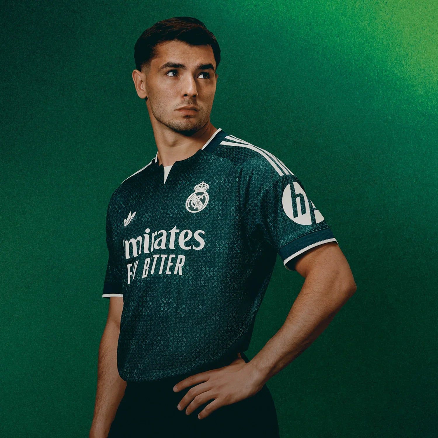 Real madrid away jersey 26/17 player version