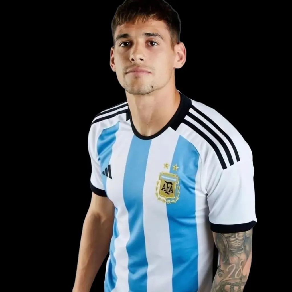 Argentina home kit 22/23 player Version