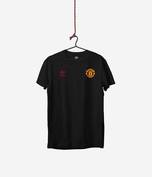 Manchester United x  Essentials T-Shirt - Black